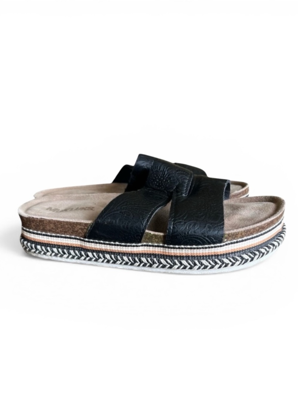 Mukluks ladies black slip on sandal platform US size 8 very good condition